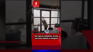 Vėjas plėšė langus ir duris: virš kaimelio – tornadas Vėjas plėšė langus ir duris: virš kaimelio – tornadas