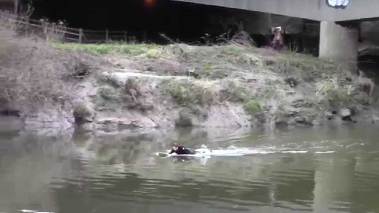 Severn Bore 5 star passing Over Bridge, Gloucester 22 03 2015