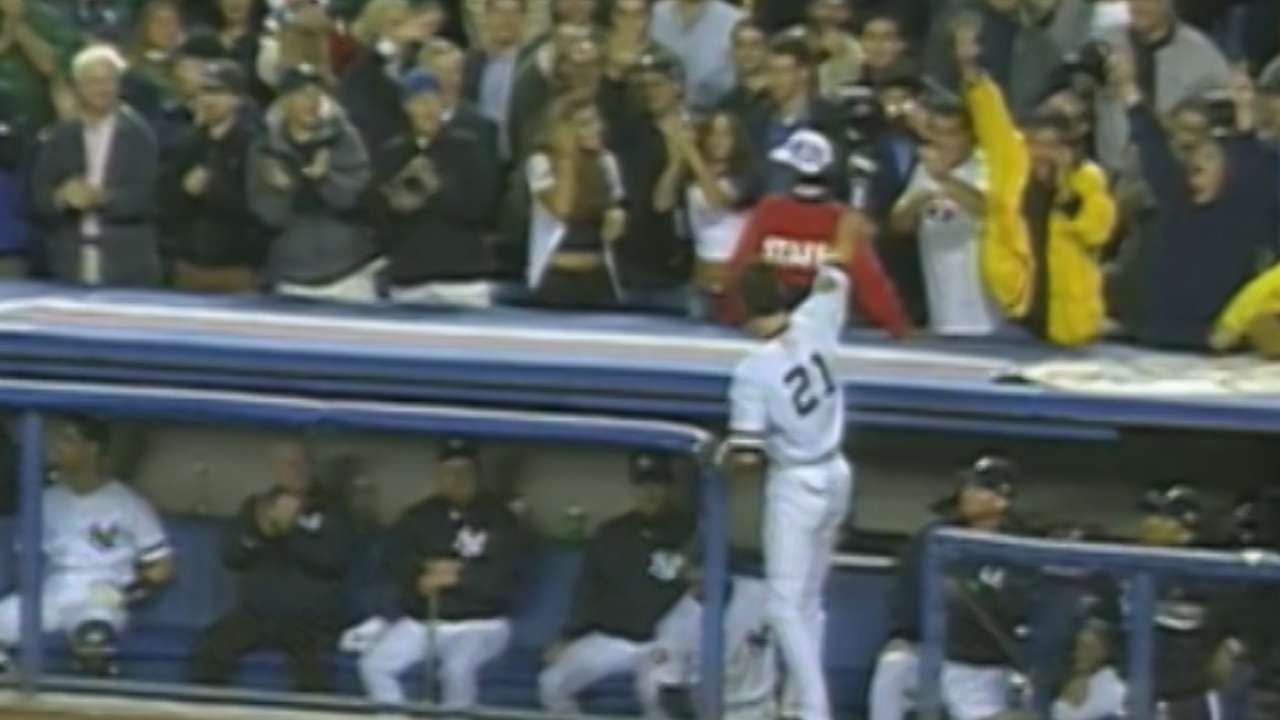 2001 WS Gm7: Soriano's homer gives Yanks late lead 