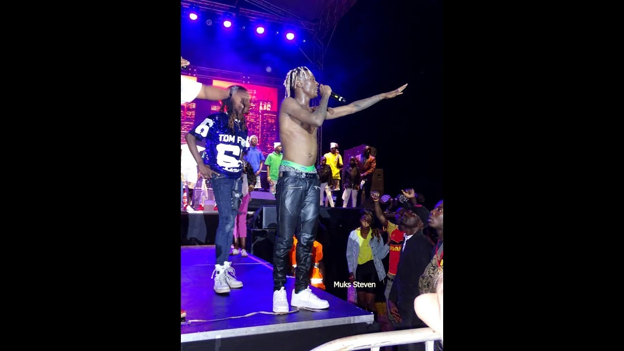 Fik fameica perfoms skonto with wembly mo on stage, get fans excited ...
