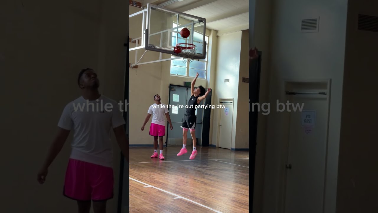 Streamer turned hooper fr 👀 #adidas #basketball #rayasianboyclips