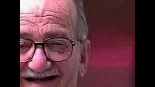 Vovô Mucufa rindo e tossindo