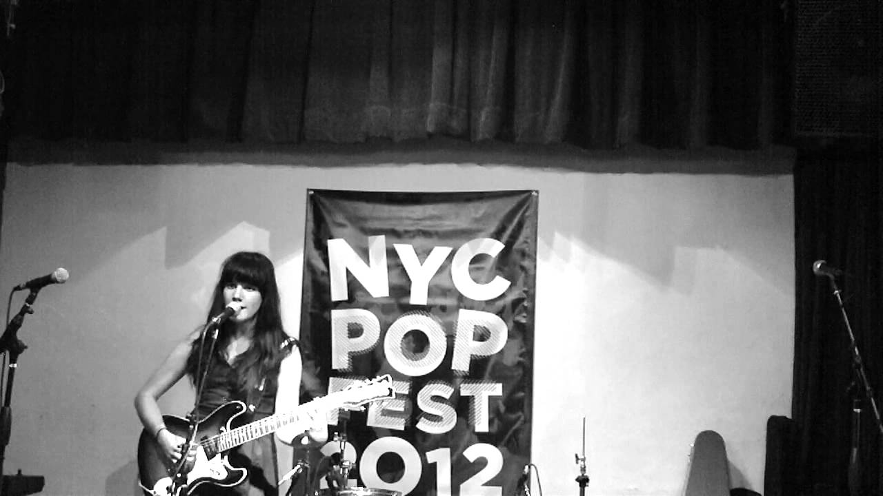 Lisa Bouvier at NYC Popfest 2012 live - Waste of time