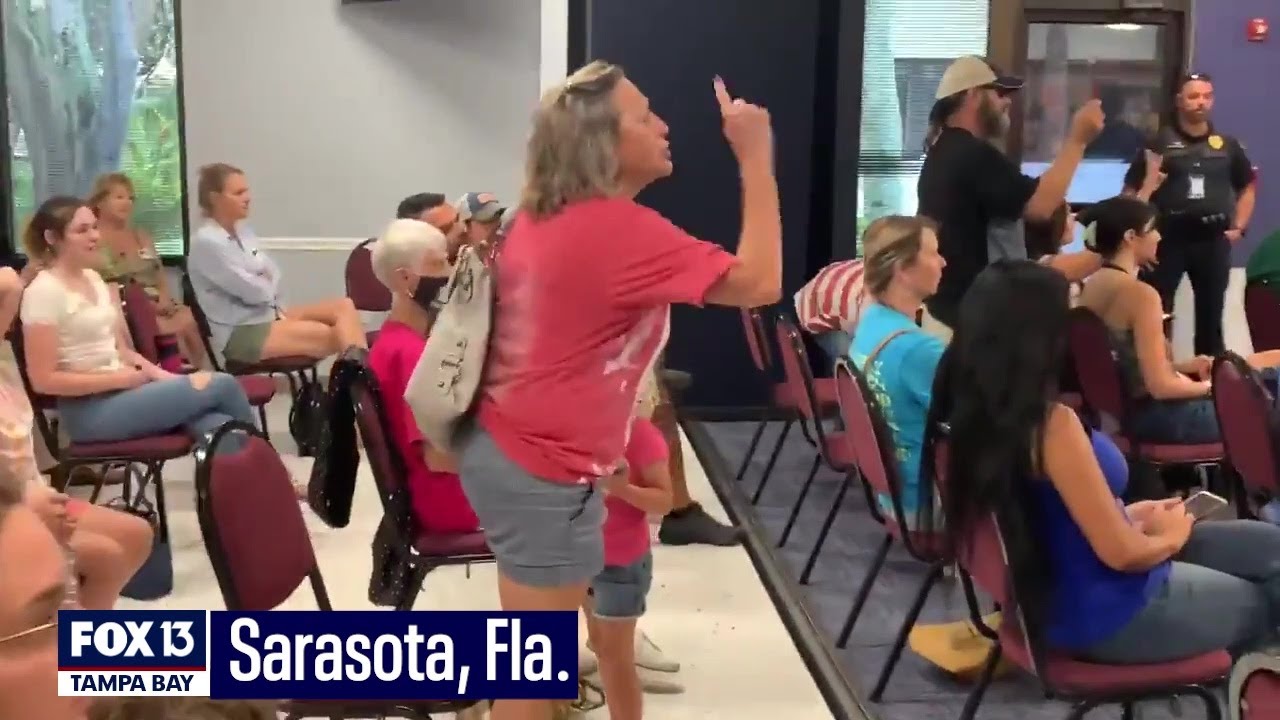 Outbursts interrupt Sarasota School Board meeting about masks - YouTube