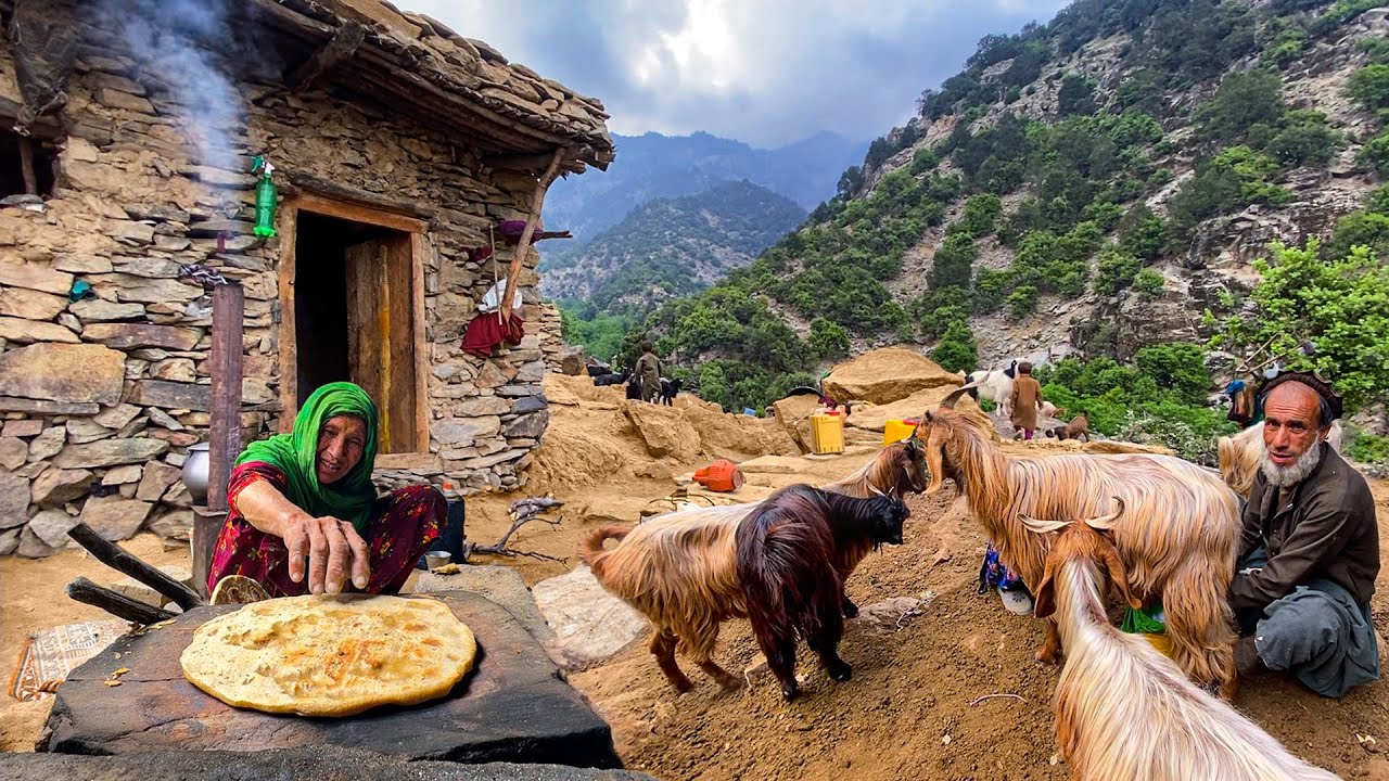 The Secret to a Happy Old Age | Elderly Couple Living Simply in the Mountains, Far from the World 🏔️
