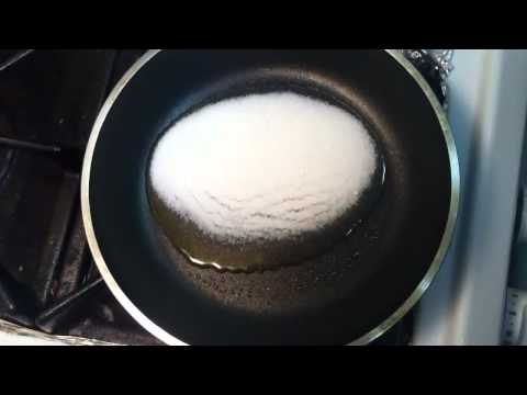 How to caramelize sugar for cake