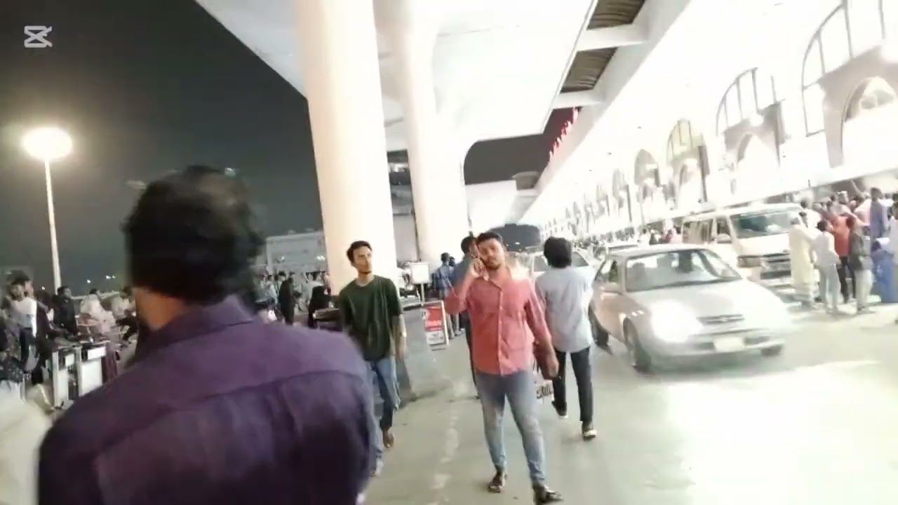 বিমান আইতাছে রে চৌরাস্তা এত দল 