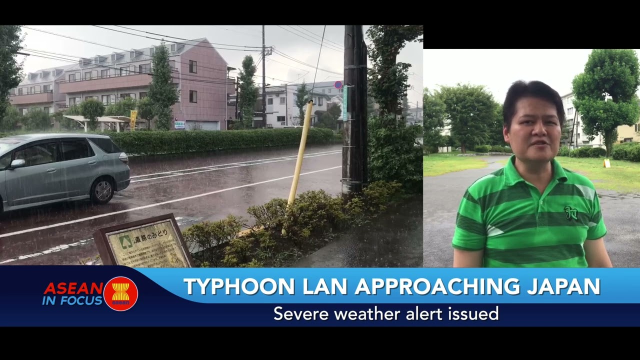 TYPHOON LAN APPROACHING JAPAN