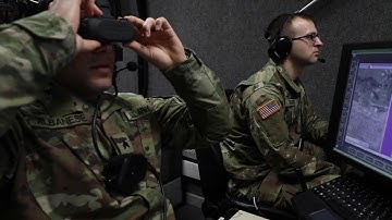 Soldiers train with Virtual Convoy Operations Trainers VCOT