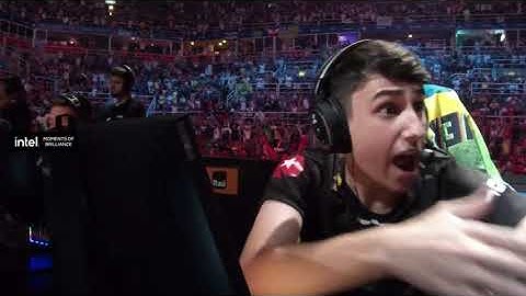 Navi choke and crowd goes WILD