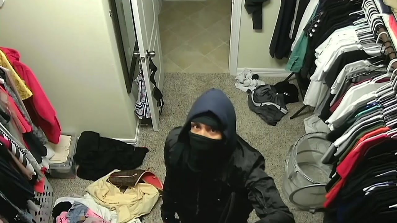 Burglar snags thousands in purses, jewelry from Cypress home - YouTube