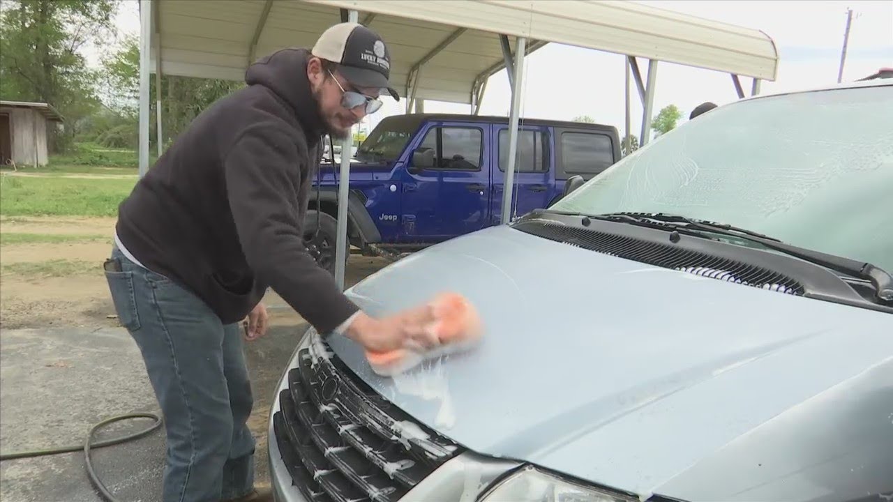 Clarksville community cleans cars for a cause YouTube