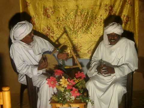 مع الاستاذ مندق بمنزله في وادي حلفا