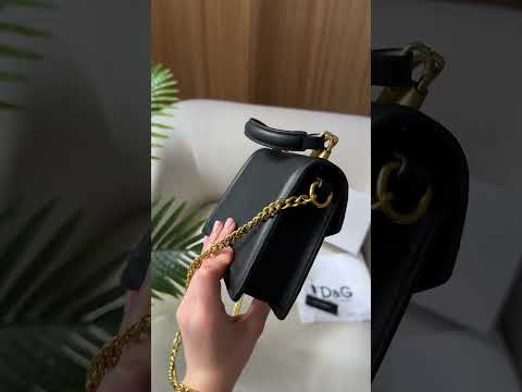 Сумка жіноча Small Smooth Calfskin Devotion Bag Black, видео 1