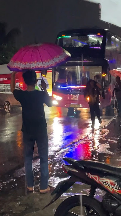Tentang bus kencana & hujan | #shorts #busmania #pokencana #pramugaribus
