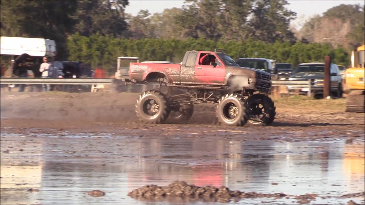 "Cookie Monster" Toyota Tears Up The Mud Pit At Woodpecker New Years Mud Bog 2017 White Springs