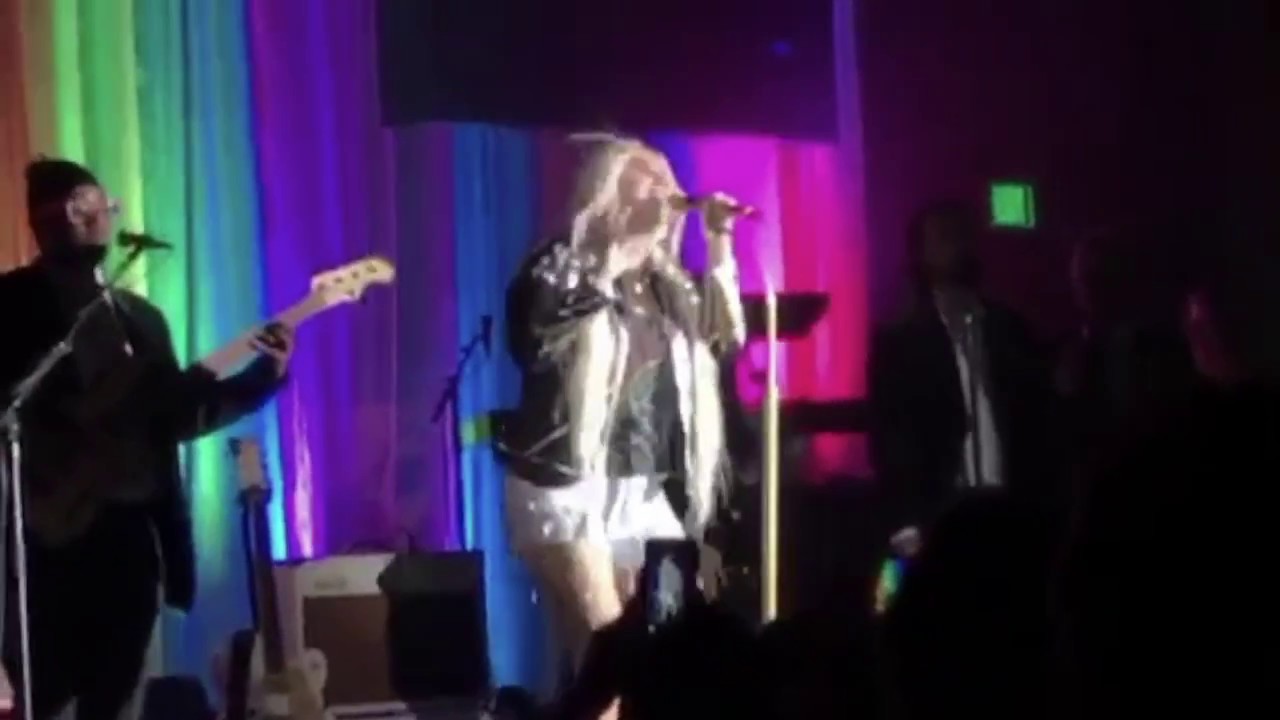 Kesha - Rainbow (Live) - Rainbow Tour