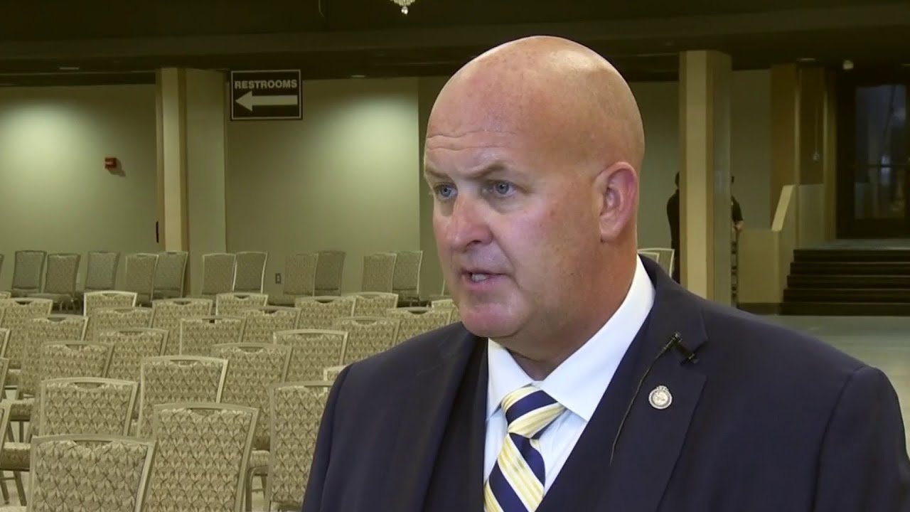 Roanoke community, leaders excited to welcome new police chief - YouTube
