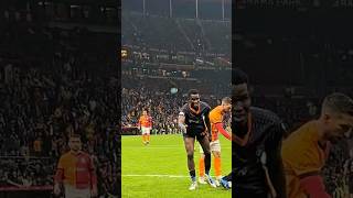 Futbolcu Kafama Çakmak Attı🥴