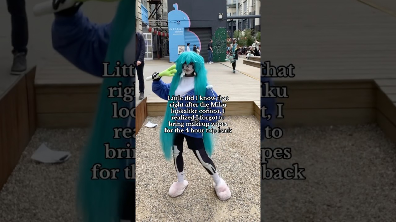 I used wet wipes but a lot of the face paint ended up not coming off 💀 #cosplay #cosplayer #miku