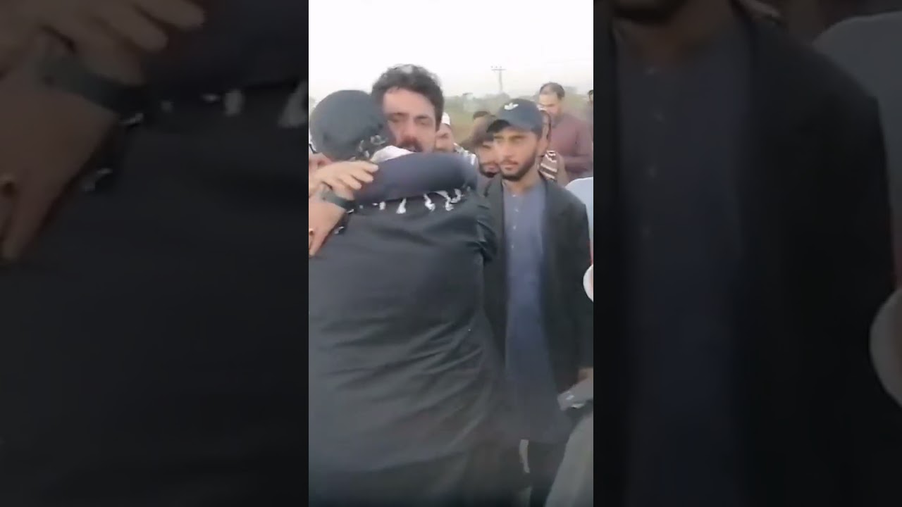 PTI MNA Shahid khattak hugging Sohail Afridi