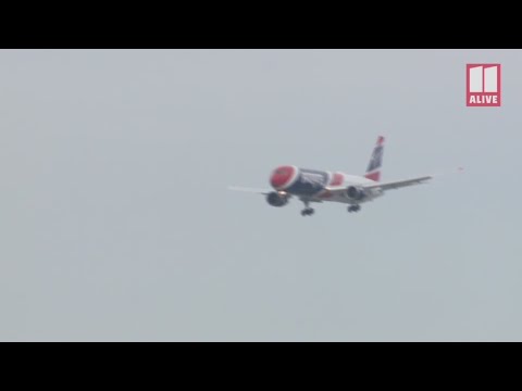 Patriots arrive at Atlanta airport ahead of Super Bowl 53 - full video