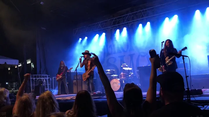 Blackberry Smoke - Aint Much Left of Me - Live - P...