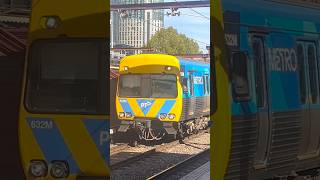 Alstom Comeng 632M pulling the 11:11AM train from Werribee / Williamstown - 29/04/26 - Flinders ST