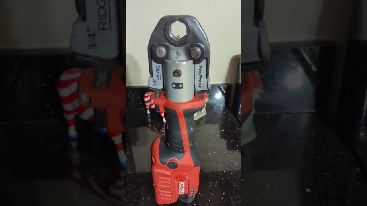 Rigid RP 241: (1) Prevent jaws binding up. (2) Press the pressure release button to loosen the jaws!