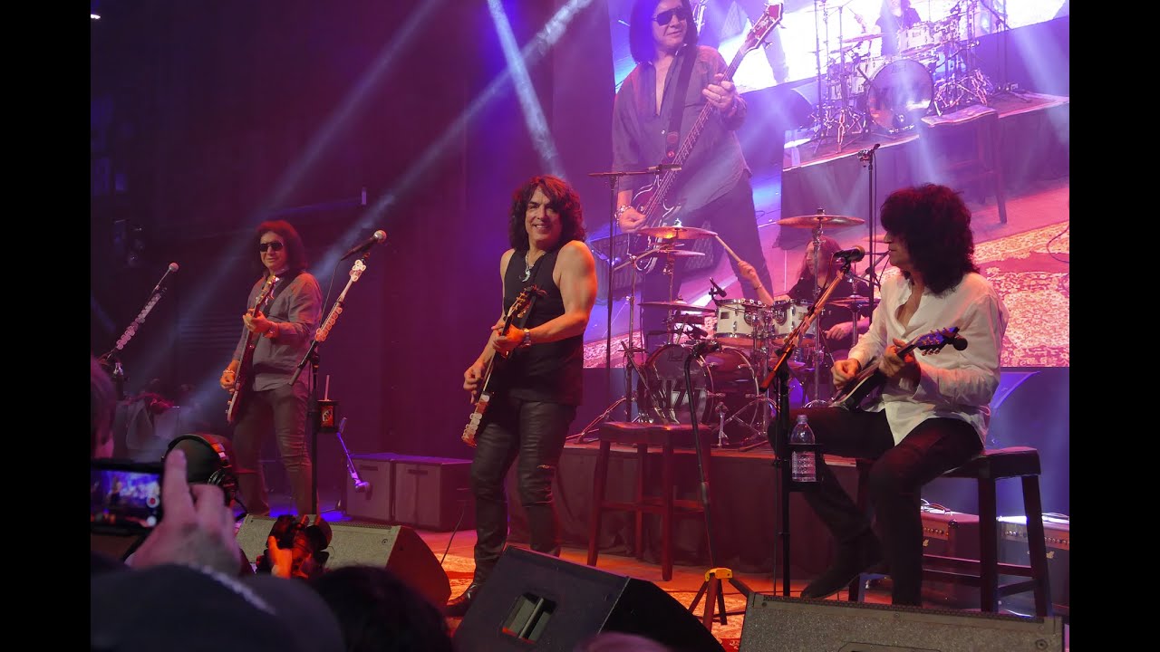 Kiss "See You Tonight" Badlands Pawn Sioux Falls, SD. 2/11/16 YouTube