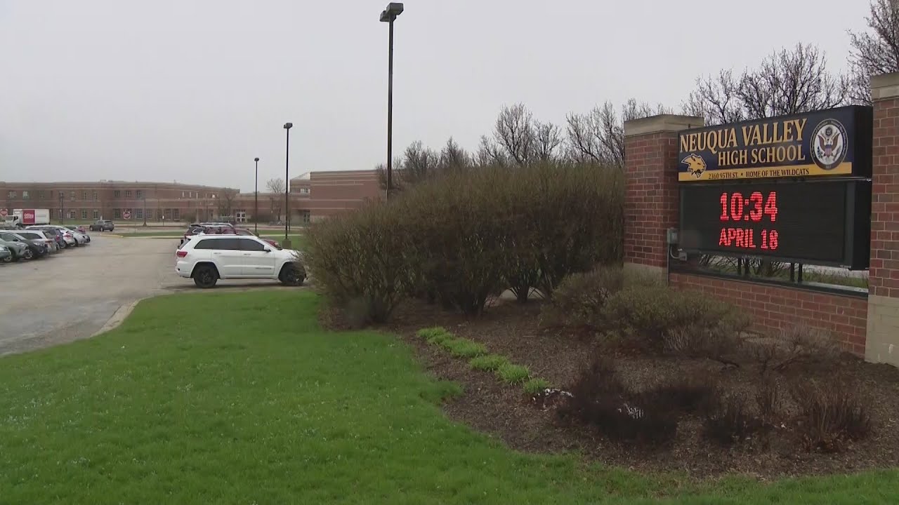 U.S. Surgeon General, Rep. Underwood discuss youth mental health at Naperville high school