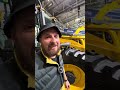 ￼Komatsu загорелся в дороге, подписчик отправил видео