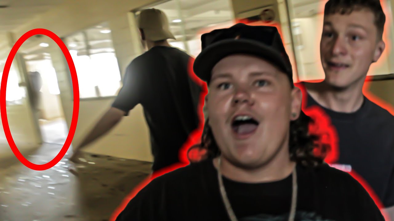 Exploring An Abandoned Factory - YouTube