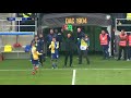Tréner EL MAESTRO na kolenách...