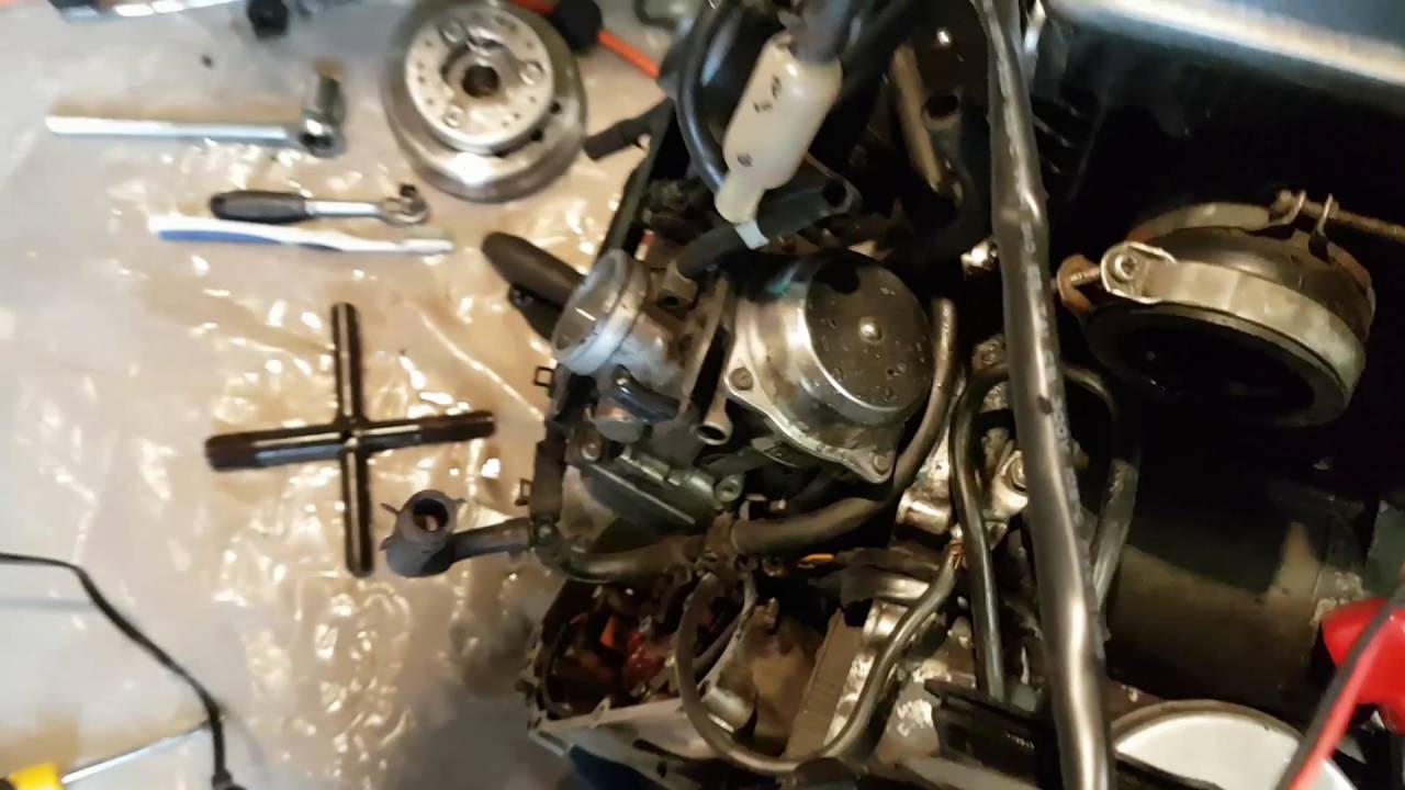 Removing Carbs on a Kawasaki EN500 - YouTube