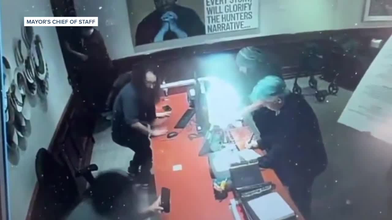 Group barricades inside Mayor Gloria's office, demands meeting over ICE