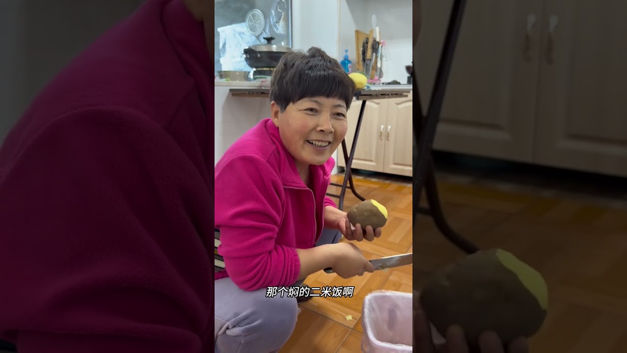 一觉醒来又下雪了，早晨吃顿热腾腾的酸菜汤面片，晚上婆婆做了肉沫土豆泥，简简单单，又是平凡的一天。#东北农村生活 #东北猫冬生活 #肉沫土豆泥 #酸菜汤面片 #就爱这一口暖呼呼美食