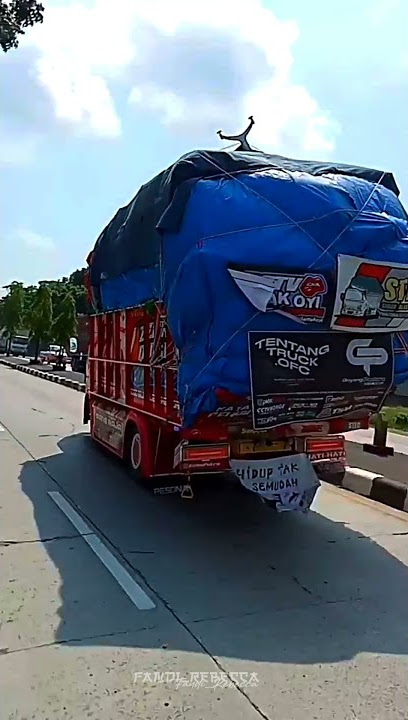 story whatsapp truck black pink