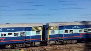 22634/Hazrat Nizamuddin - Thiruvananthapuram Central SF Express