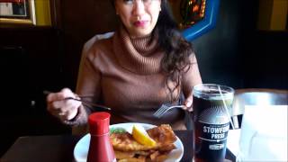 VLOG #7 : FISH 'N' CHIPS IN A LOCAL BRITISH PUB