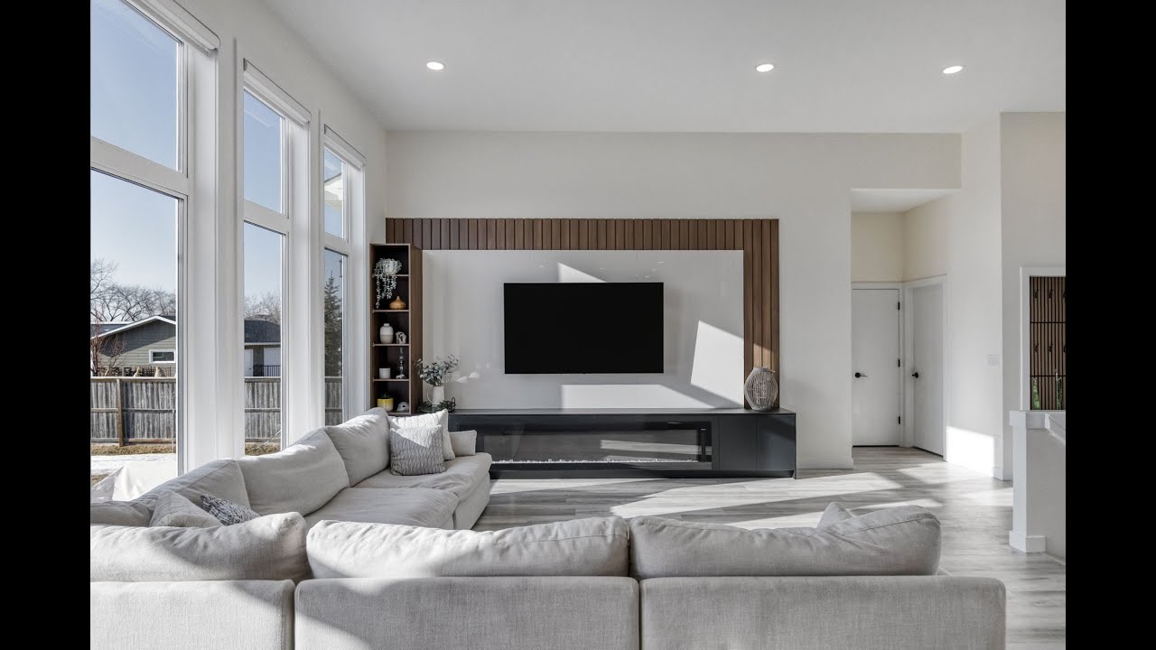 1081 Simmons Drive - Stunning family home in Headingley