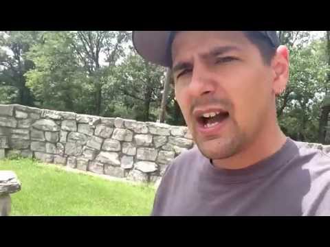 Giant Mark Twain - New London - sometimes vlog