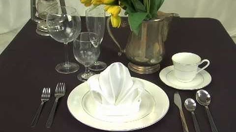 Napkin-Folding Tutorial: Fleur-de-lis by LinenTablecloth
