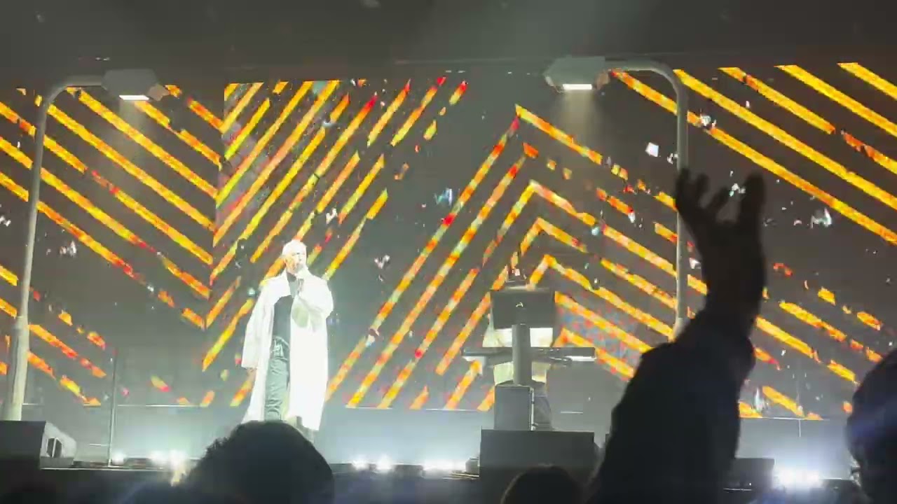 PET SHOP BOYS - I Don't Know What You Want / So Hard【JAPAN TOUR 2026】KOBE
