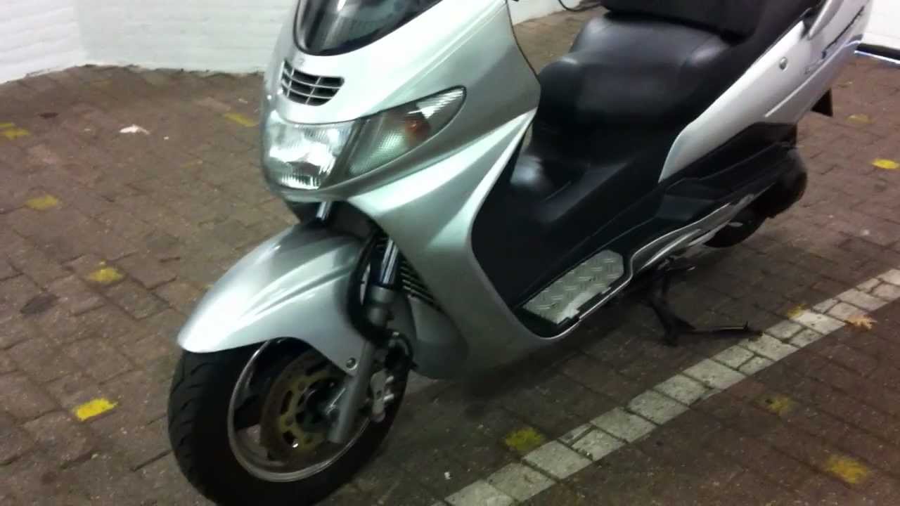 SUZUKI AN 400 BURGMAN 2001 - YouTube