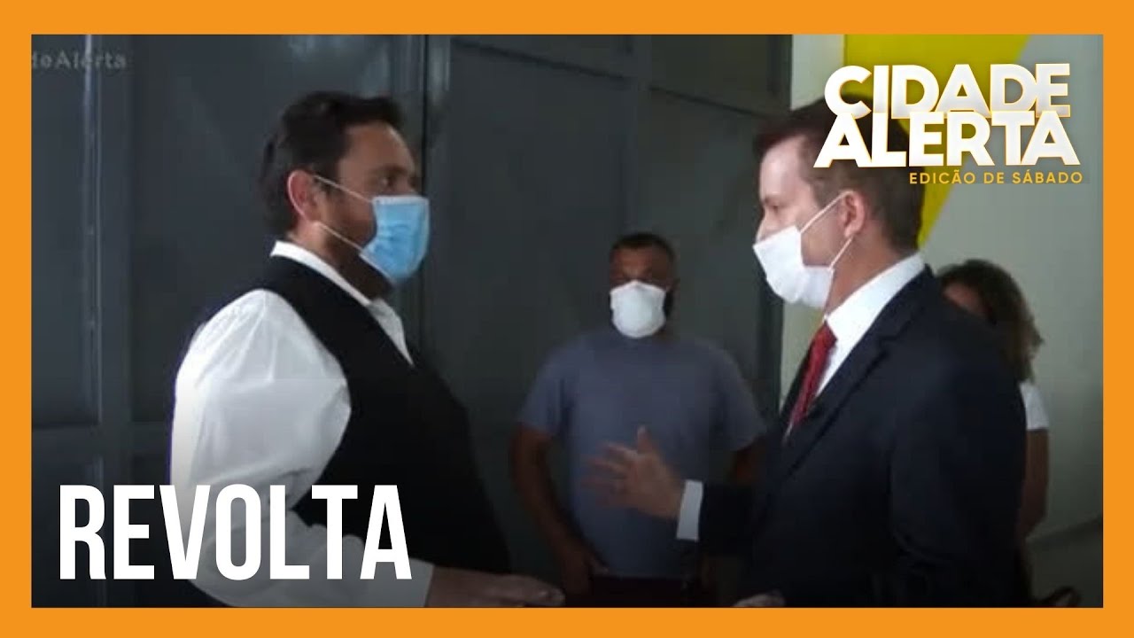 Grupo de consumidores denuncia que foi enganado por agência de veículos