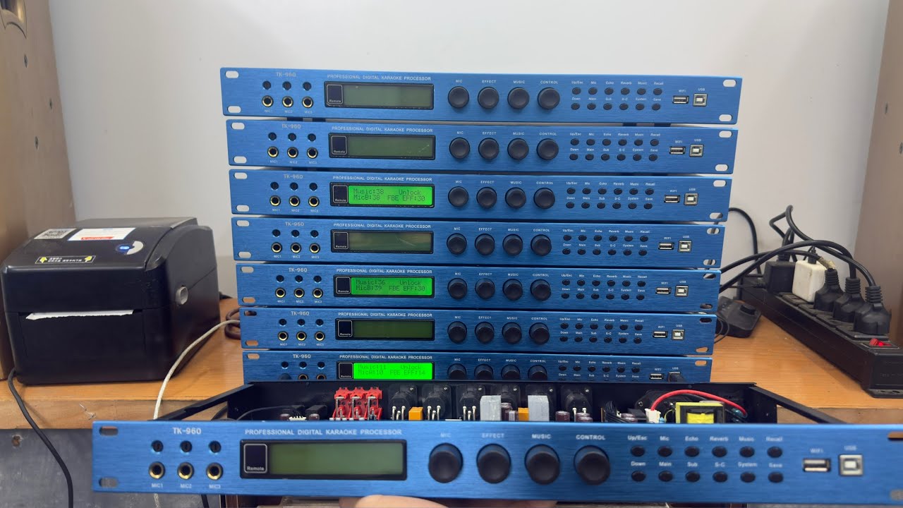 Giá rẻ chỉ 1.450k Vang số X8 nguồn xung karaoke hay như X12 là có thật LH 0973254888