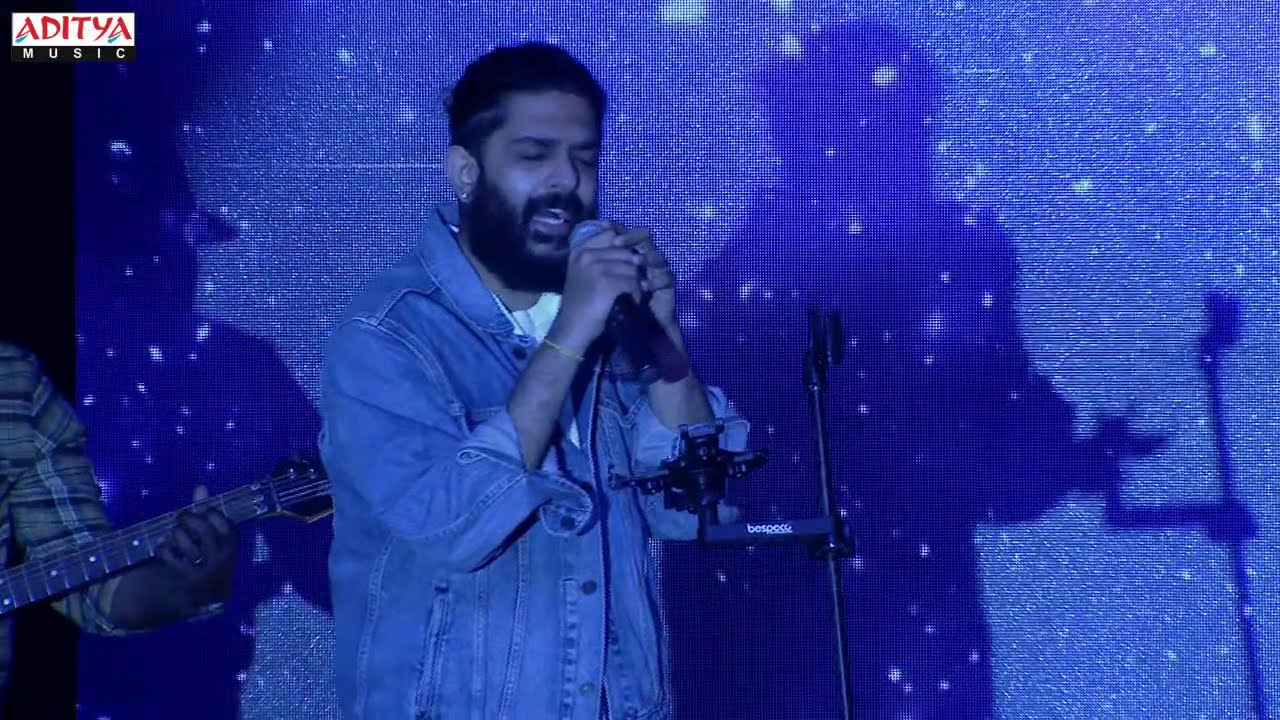 Sid Sriram - Okey Oka Lokam Live Performance | 