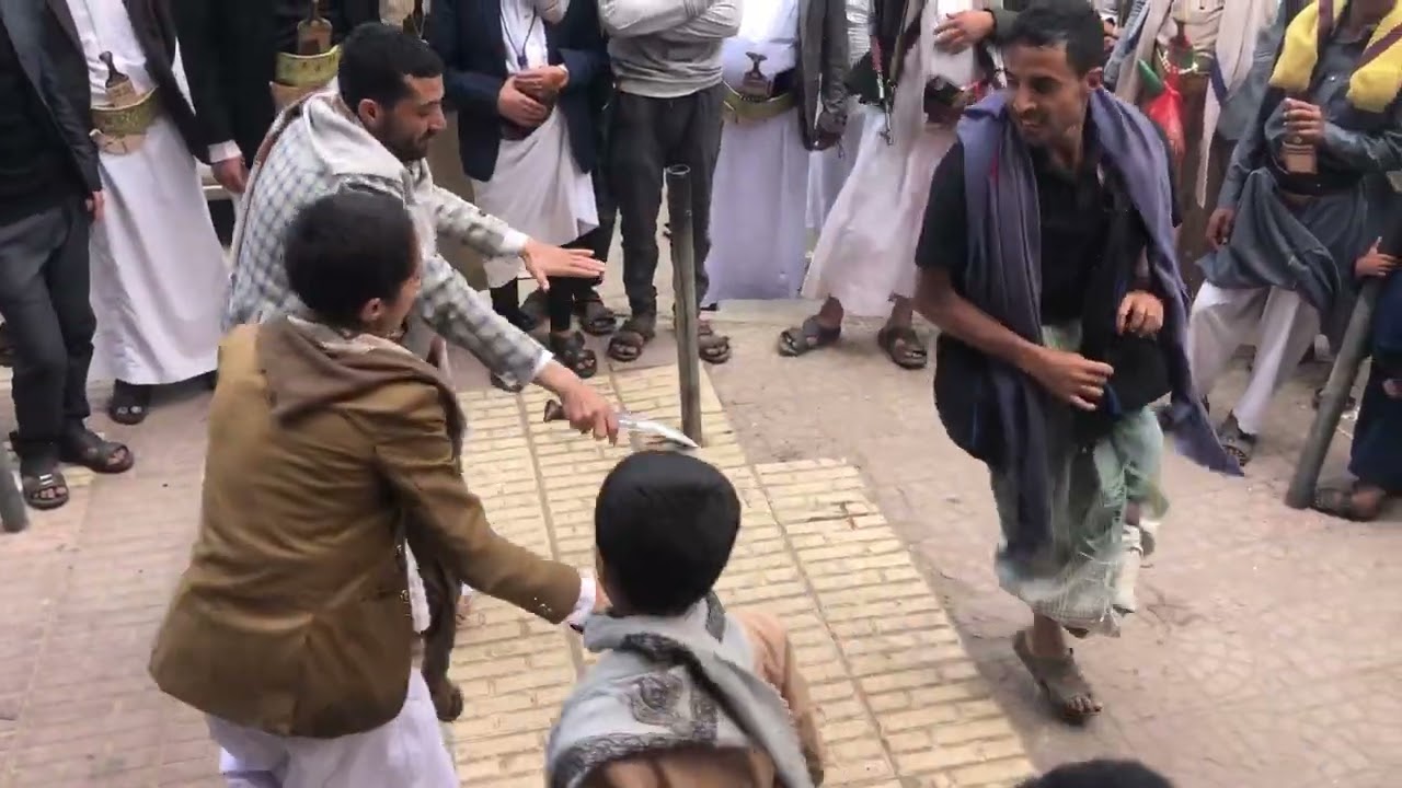 افراحنا في اليمن لاتكتمل الا بالبرع اليمني الاصيل برع صنعاء Yemeni wedding dance صالة القصر الذهبي