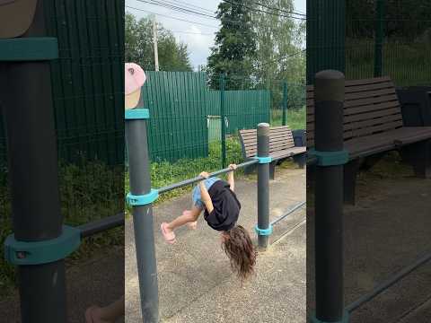 Обожаю турники, а ты? #memes #funny #music #mimika #мимика #влюбилась #турник #спорт #sports #news